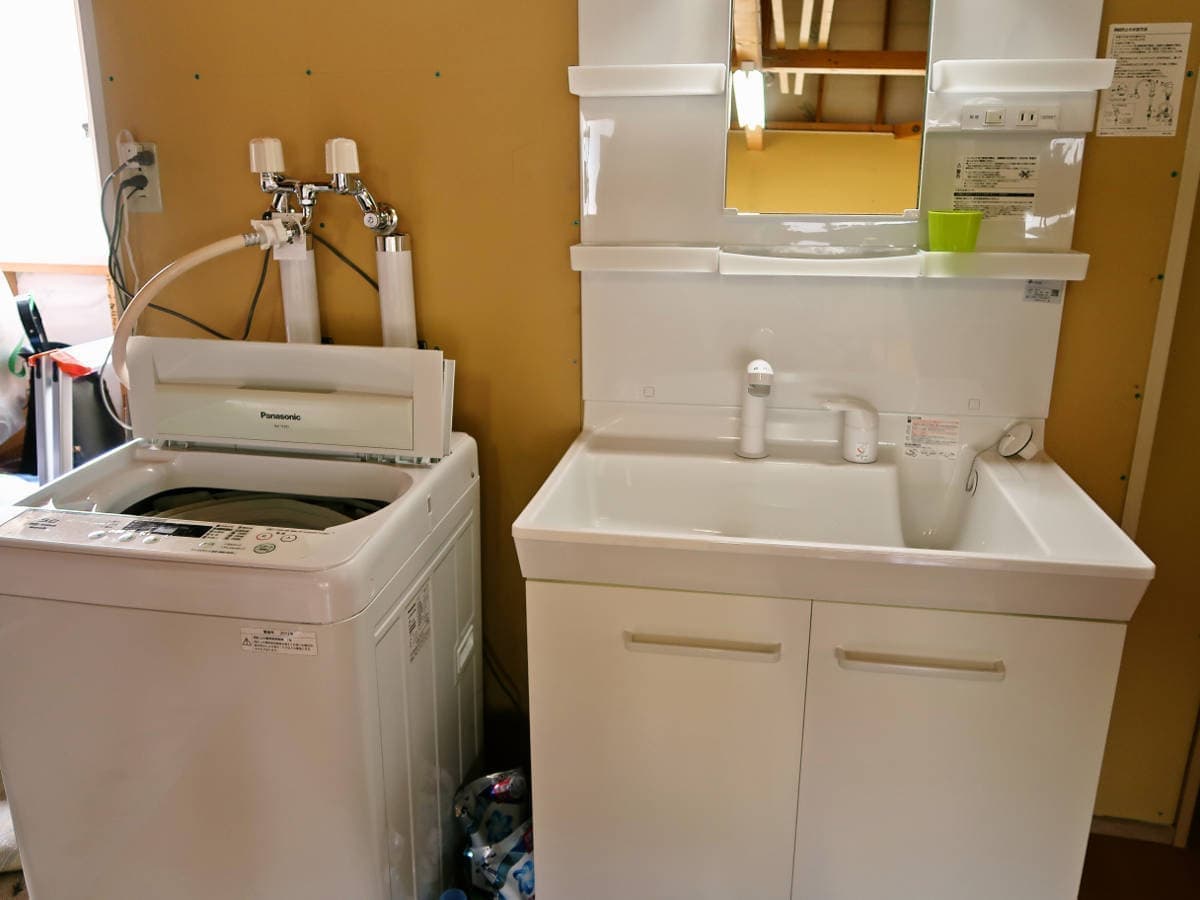 洗濯機、洗面台