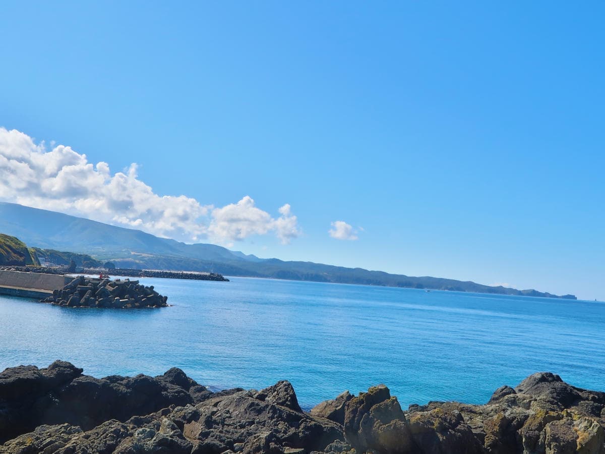 住居の目の前は海