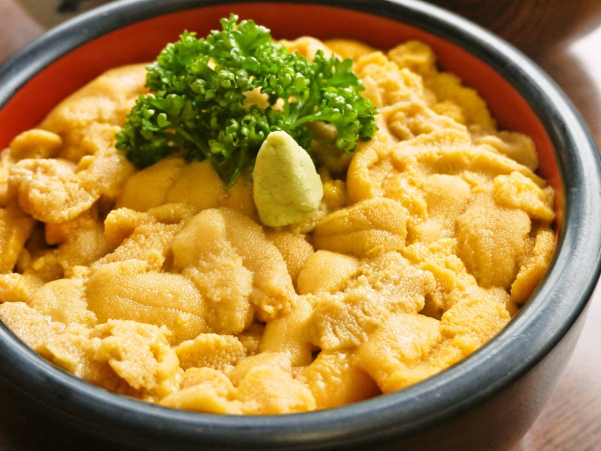 積丹産の生ウニ丼