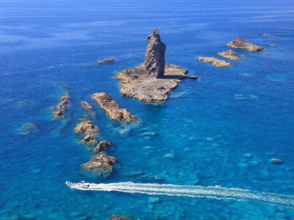 神威岩