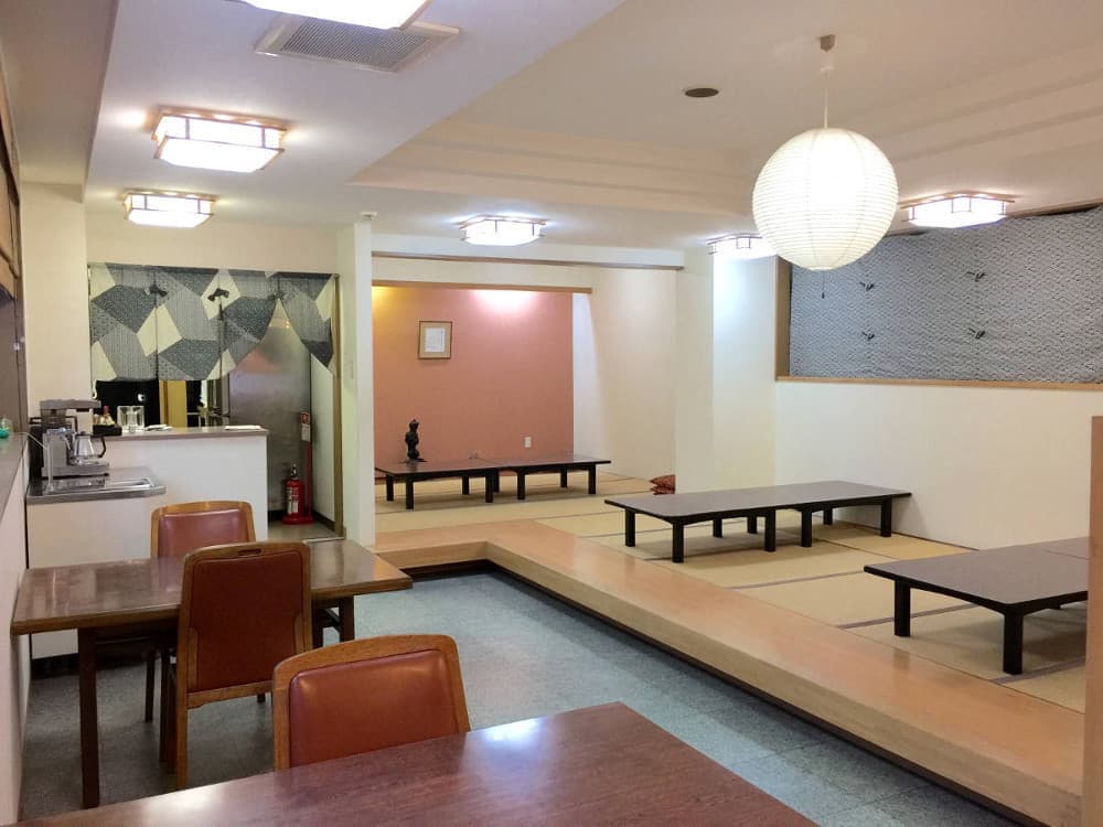 お食事処うろこ店内
